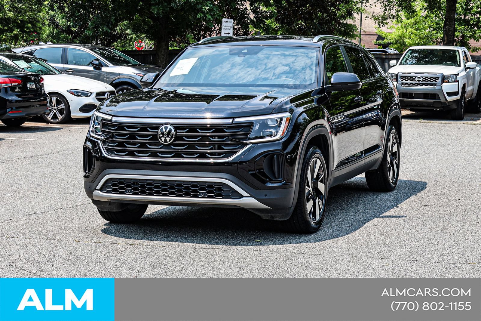 Used 2025 Volkswagen Atlas Cross Sport SE FWD image 3