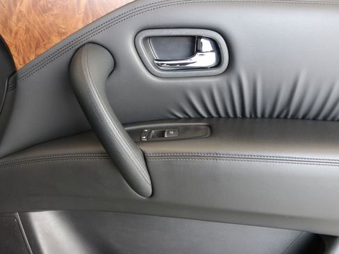 Used 2024 Nissan Armada SL image 36