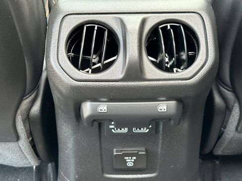 Used 2024 Jeep Wrangler Unlimited Sahara w/ Technology Group AWD/4WD image 15