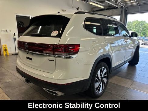 Used 2024 Volkswagen Atlas SE AWD/4WD image 10