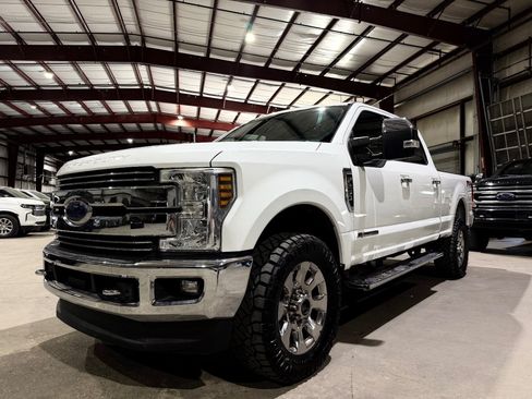Used 2018 Ford F250 Lariat w/ Chrome Package AWD/4WD image 9