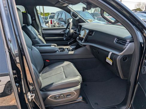 New 2026 Jeep Grand Wagoneer 4WD image 6
