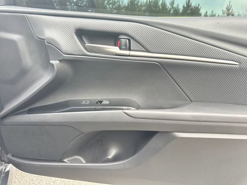 Used 2025 Toyota Camry SE image 34