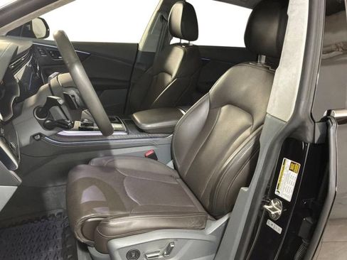 Used 2019 Audi Q8 Prestige AWD/4WD image 6