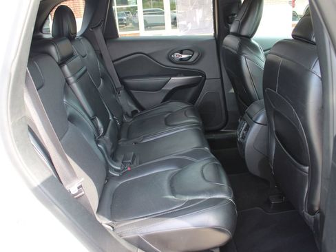 Used 2019 Jeep Cherokee Limited w/ Luxury Group AWD/4WD image 46
