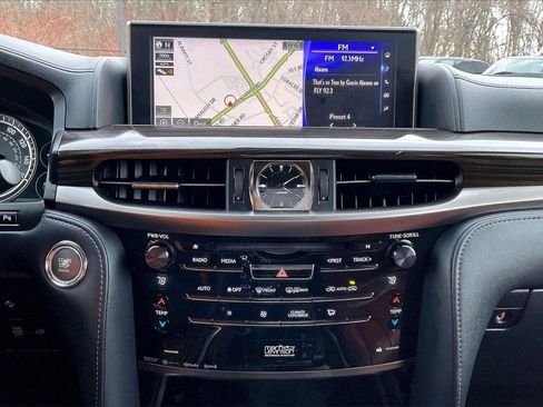 Used 2017 Lexus LX 570 4WD image 15