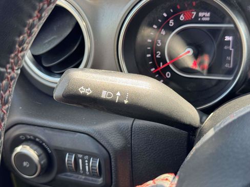 Used 2019 Jeep Wrangler Unlimited Rubicon w/ Cold Weather Group AWD/4WD image 13