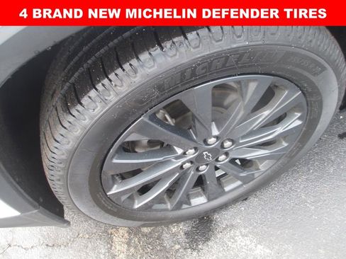 Used 2023 Chevrolet Traverse RS AWD/4WD image 3