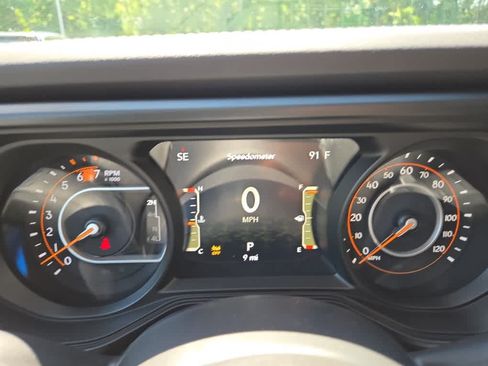 New 2026 Jeep Wrangler Unlimited Sahara AWD/4WD image 15