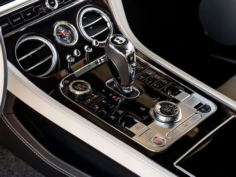 Used 2024 Bentley Continental GT Azure AWD/4WD image 28