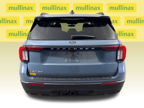 New 2026 Ford Explorer Active RWD image 9