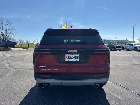 Used 2026 Chevrolet Traverse LT w/ Driver Confidence Package image 4