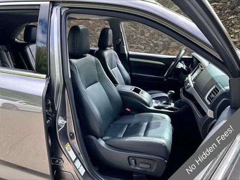 Used 2019 Toyota Highlander XLE AWD/4WD image 7