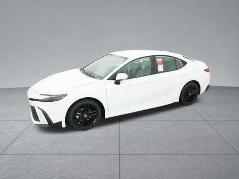 Used 2025 Toyota Camry SE w/ Multimedia Upgrade Package FWD image 2