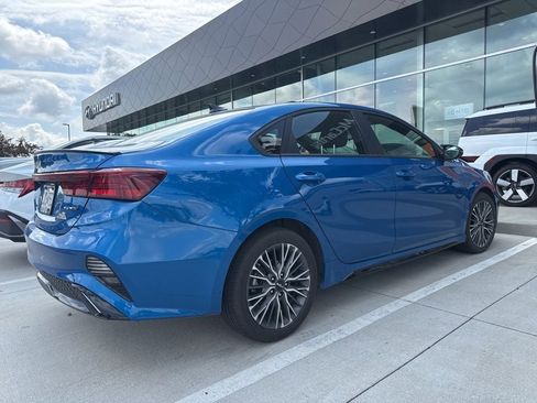 Used 2022 Kia Forte GT-Line FWD image 2