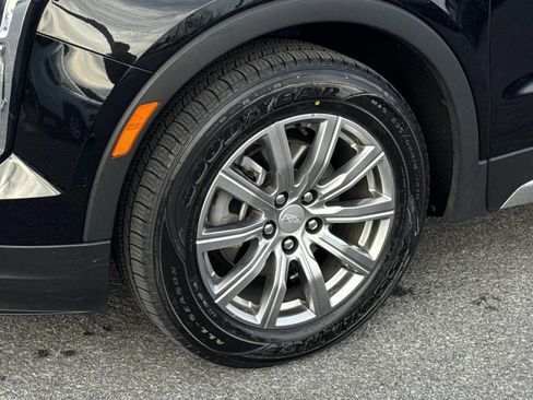 Used 2023 Cadillac XT4 Premium Luxury image 7