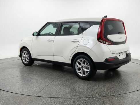 Used 2025 Kia Soul LX w/ LX Technology Package image 5