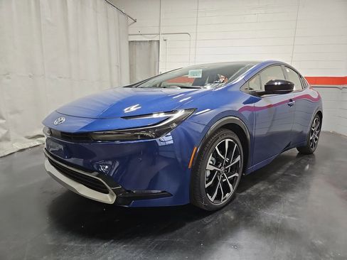 New 2026 Toyota Prius Plug-In Hybrid FWD image 3