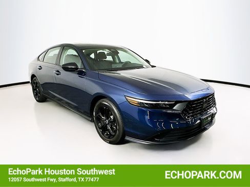 Used 2025 Honda Accord SE image 1