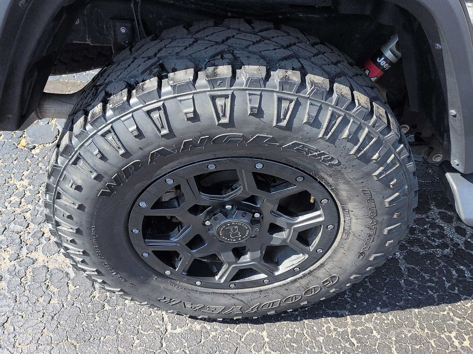 Used 2021 Jeep Gladiator Sport AWD/4WD image 9
