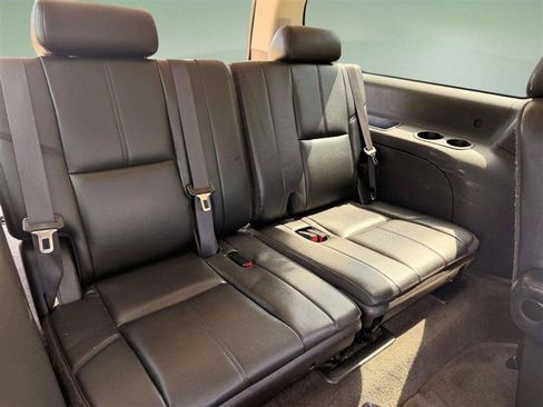 Used 2013 Chevrolet Suburban LT AWD/4WD image 14