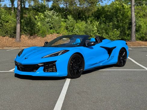 Used 2023 Chevrolet Corvette Z06 w/ Stealth Interior Trim Package RWD image 4