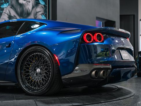 Used 2018 Ferrari 812 Superfast RWD image 28