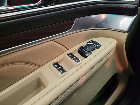 Used 2016 Ford Explorer Limited FWD image 27