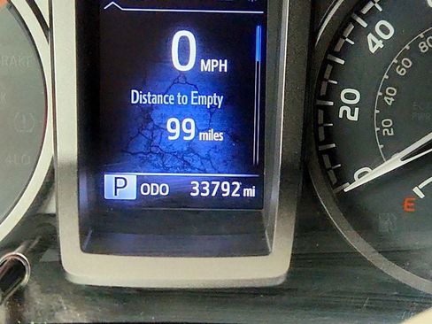 Used 2017 Toyota Tacoma TRD Off-Road image 15