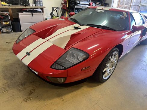 Used 2005 Ford GT RWD image 62