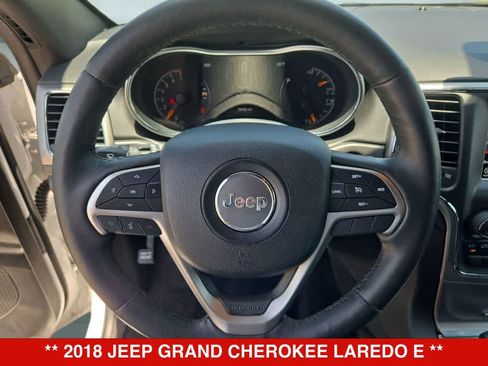 Used 2018 Jeep Grand Cherokee Laredo AWD/4WD image 21