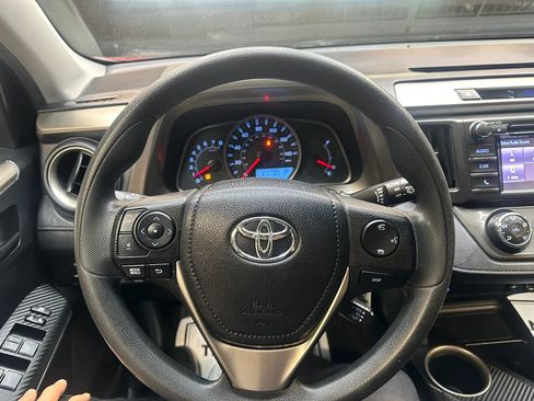 Used 2015 Toyota RAV4 LE AWD/4WD image 12