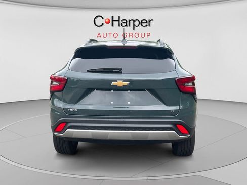 Used 2025 Chevrolet Trax LT w/ LT Convenience Package FWD image 4