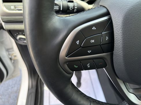Used 2021 Jeep Grand Cherokee Laredo X RWD image 26