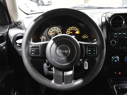 Used 2015 Jeep Patriot Sport FWD image 10