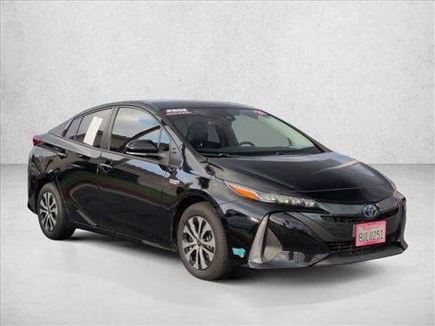 Used 2021 Toyota Prius Prime XLE w/ Carpet Mat Package (TMS) image 3