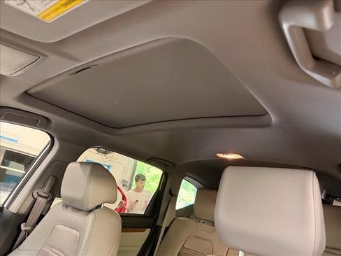 Used 2021 Honda CR-V EX-L image 4