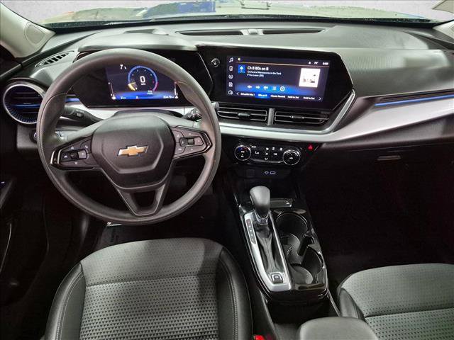 Used 2025 Chevrolet Trax LT FWD image 22