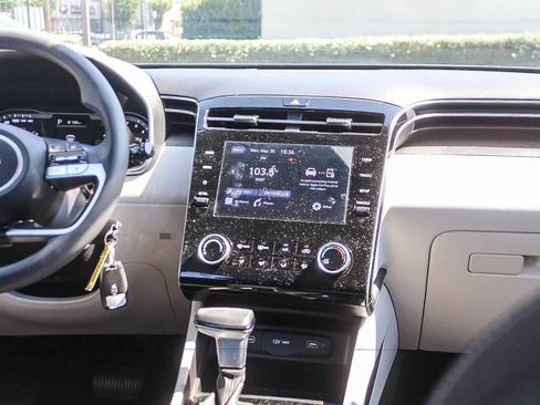 Used 2023 Hyundai Tucson SE FWD image 17