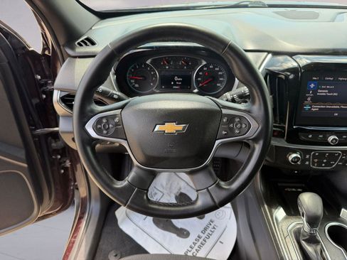 Used 2023 Chevrolet Traverse LT FWD image 12