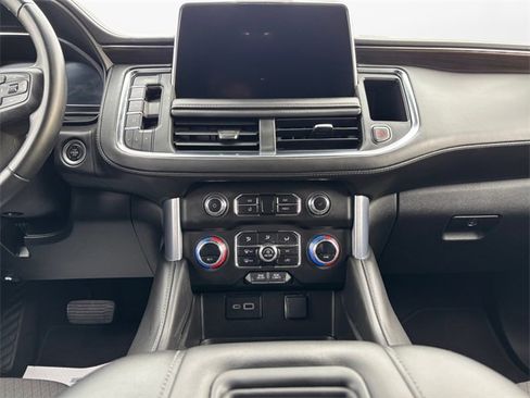 Used 2023 GMC Yukon XL SLE image 11