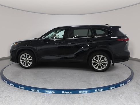 Certified 2024 Toyota Highlander Limited AWD/4WD image 8