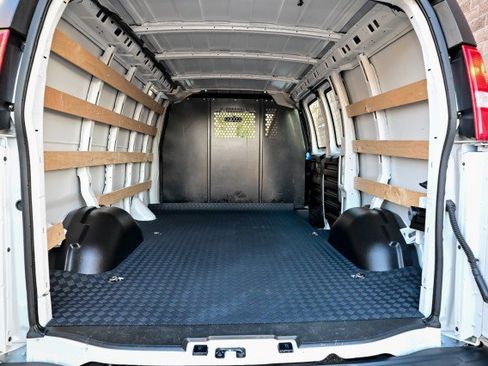 Used 2024 GMC Savana 2500 w/ Driver Convenience Package image 17