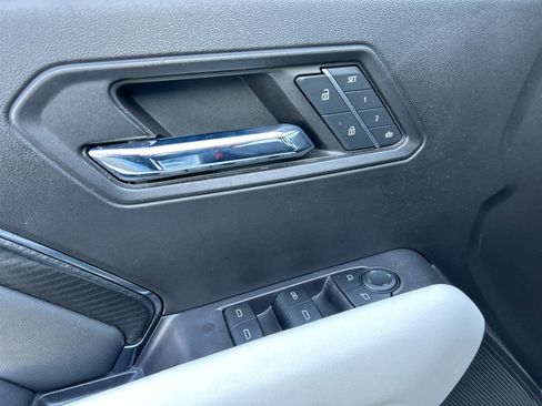 Used 2023 GMC Canyon AT4X image 27