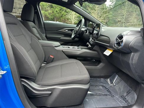 New 2026 Chevrolet Equinox EV LT image 10