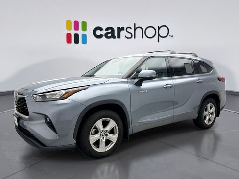 Used 2020 Toyota Highlander LE AWD/4WD image 1