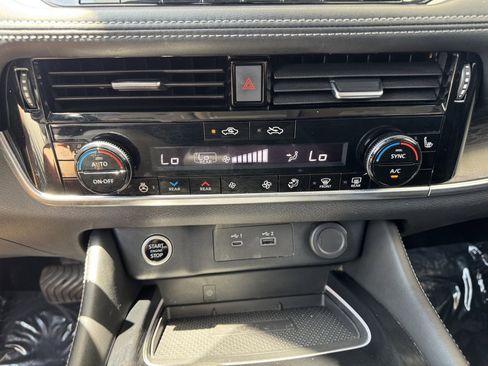 Used 2022 Nissan Rogue Platinum w/ Head-Up Display Package image 25