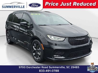 Used 2022 Chrysler Pacifica Touring-L w/ S Appearance Package