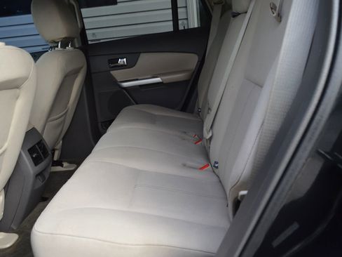 Used 2013 Ford Edge SE image 16