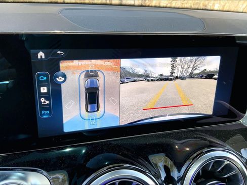 New 2026 Mercedes-Benz GLB 250 4MATIC image 8